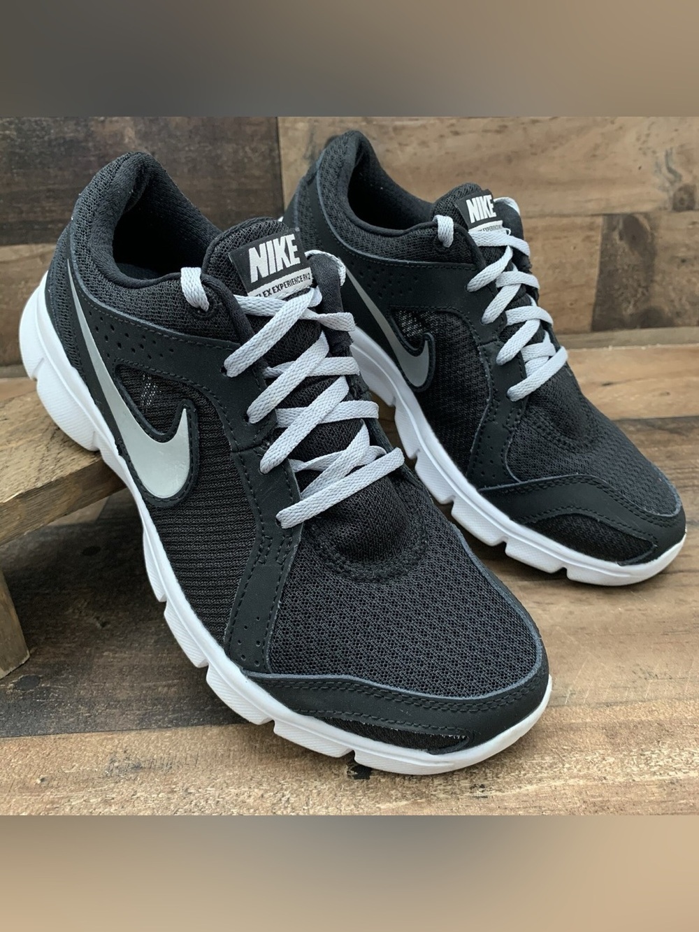 Nike Flex Experience RN 2 running shoes black white midsoles and silver size 8